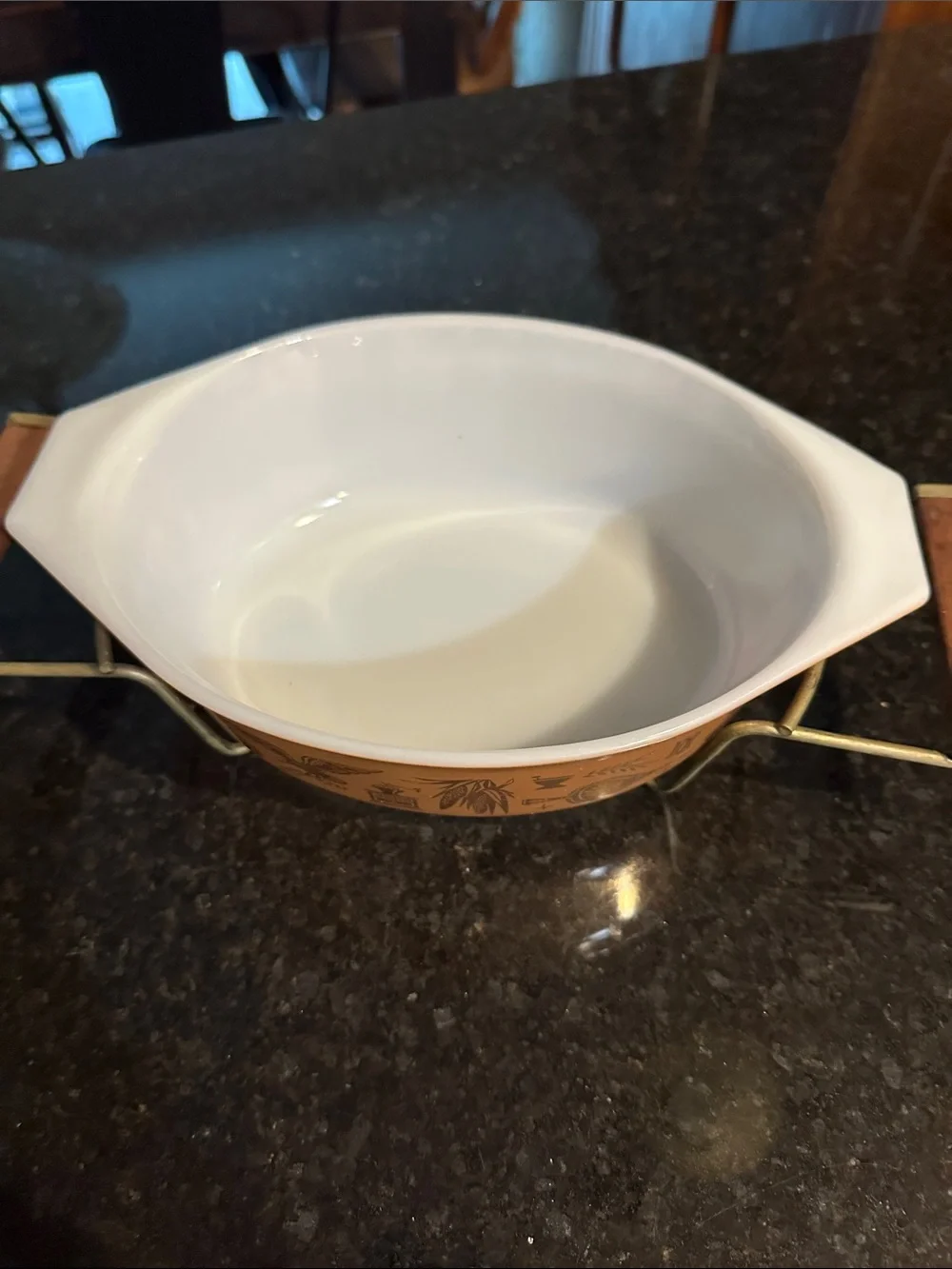 Pyrex casserole dish